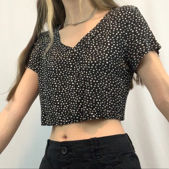 Apt. 9 Tops - 🔥$5 SALE B&W Polka Dot Cropped Top